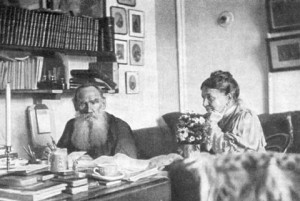 Η Σοφία και ο Λέων Τολστόι εν ώρα εργασίας.
